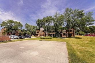 2505 Jensen Ave 1-2 Beds Apartment for Rent