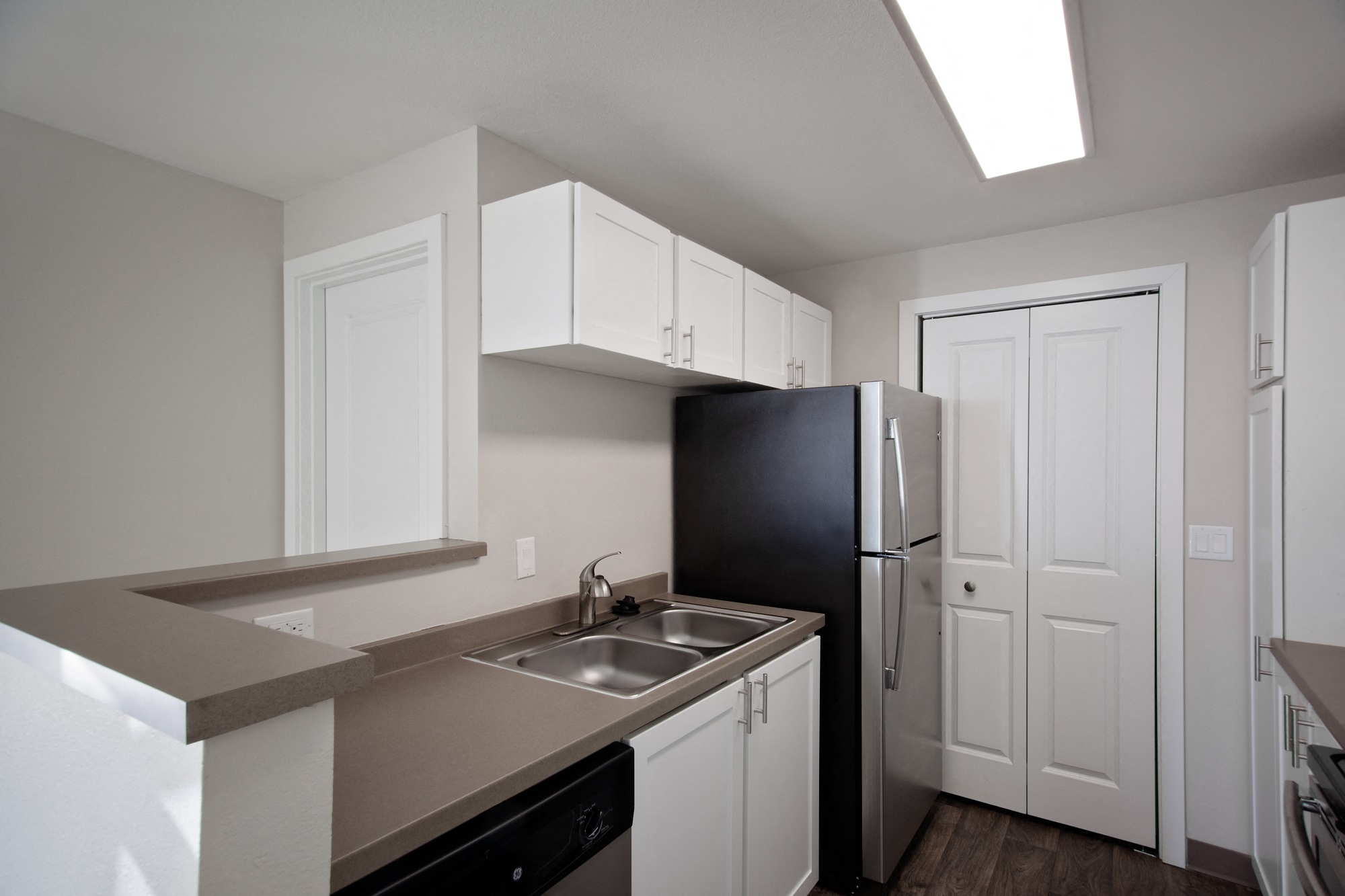 Stonesthrow Apartments Kitchen Counters