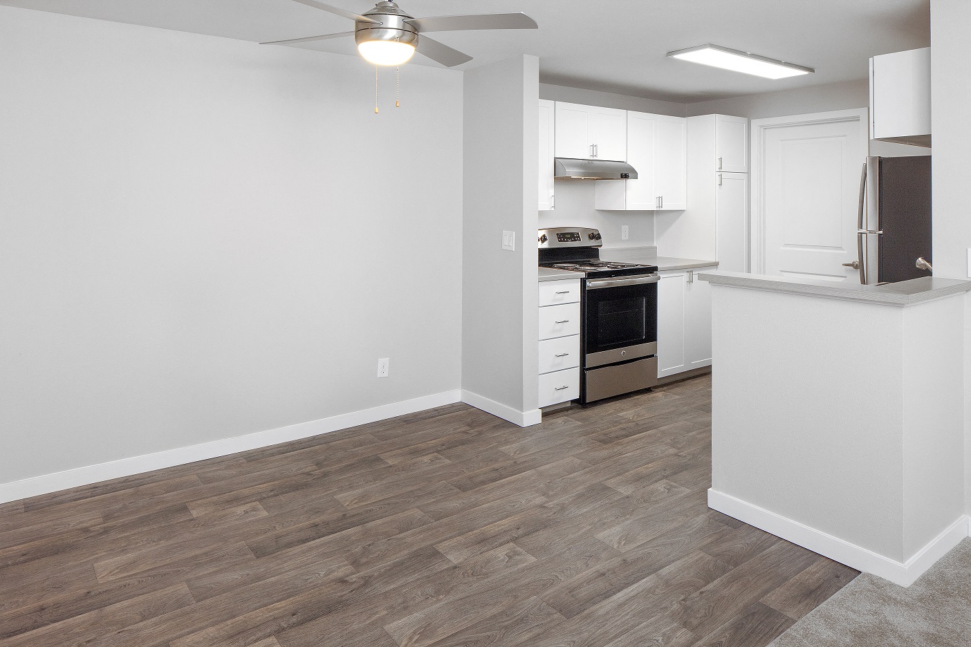 Stonesthrow Apartments_Tualatin, OR_Apartment Dining Room