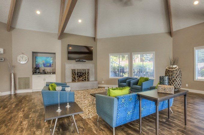 Clubroom With Fireplace at Oak Hill Apartments, Portland, OR, 97229