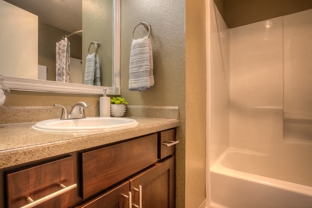 Bathroom With Bathtub at Oak Hill Apartments, Portland
