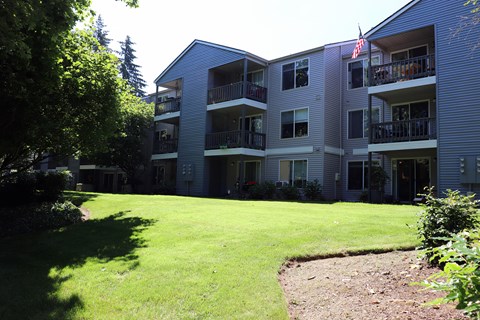 Green Outdoor at Townfair Apartments, Oregon, 97030