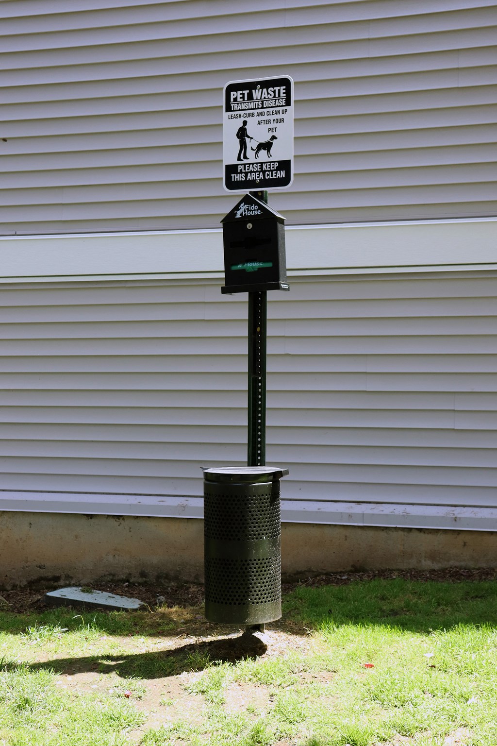 Pet Waste at Townfair Apartments, Gresham