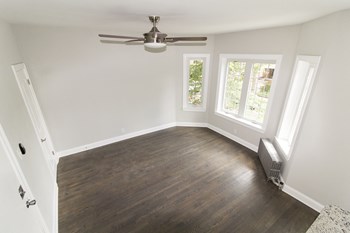 6912 N Wayne Ave Studio-2 Beds Apartment for Rent - Photo Gallery 4