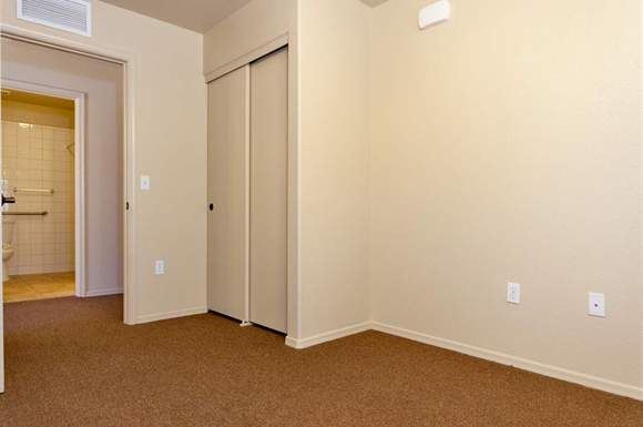 910 S Dysart Rd 1 Bed Apartment, Affordable for Rent - Photo Gallery