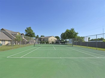 2525 E. 32nd, #41 1-2 Beds Apartment for Rent - Photo Gallery 4