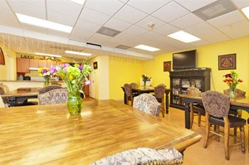 6001 West Missouri Ave 1 Bed Apartment, Affordable for Rent - Photo Gallery 5