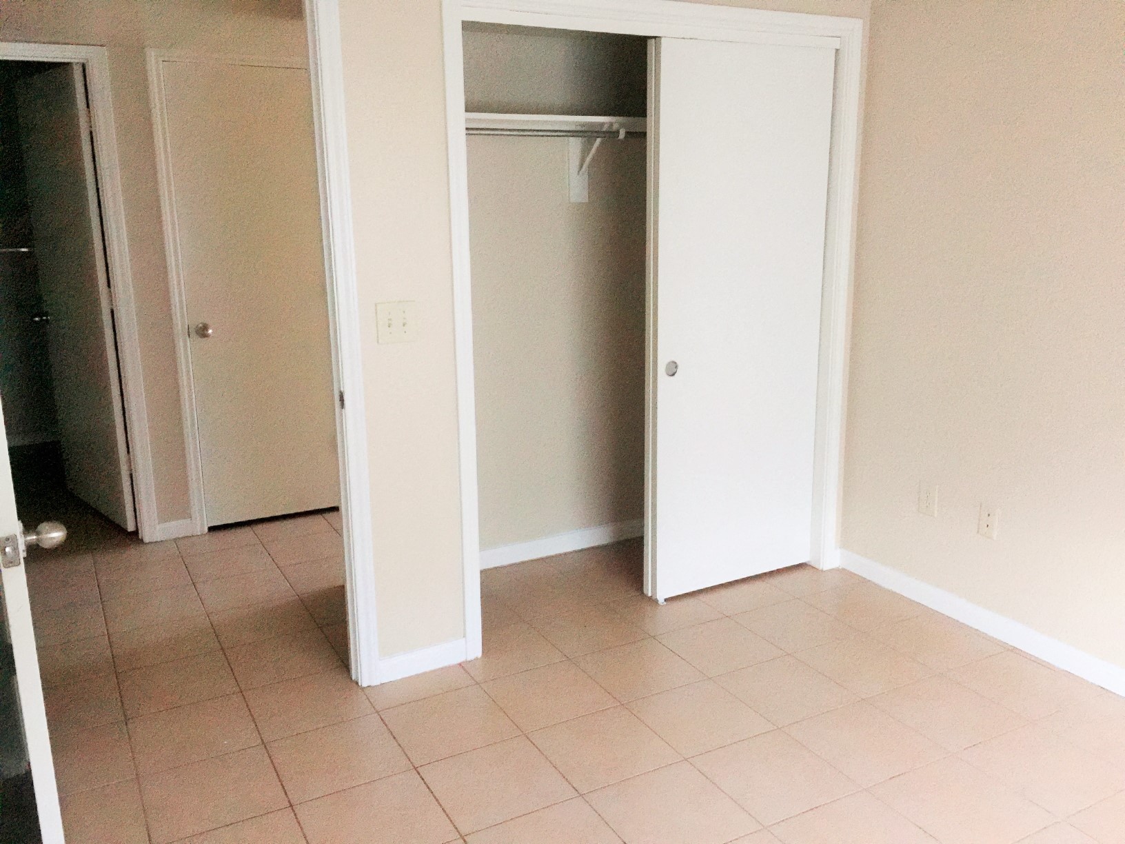 Casa Saldana Apartments - Interior Closets