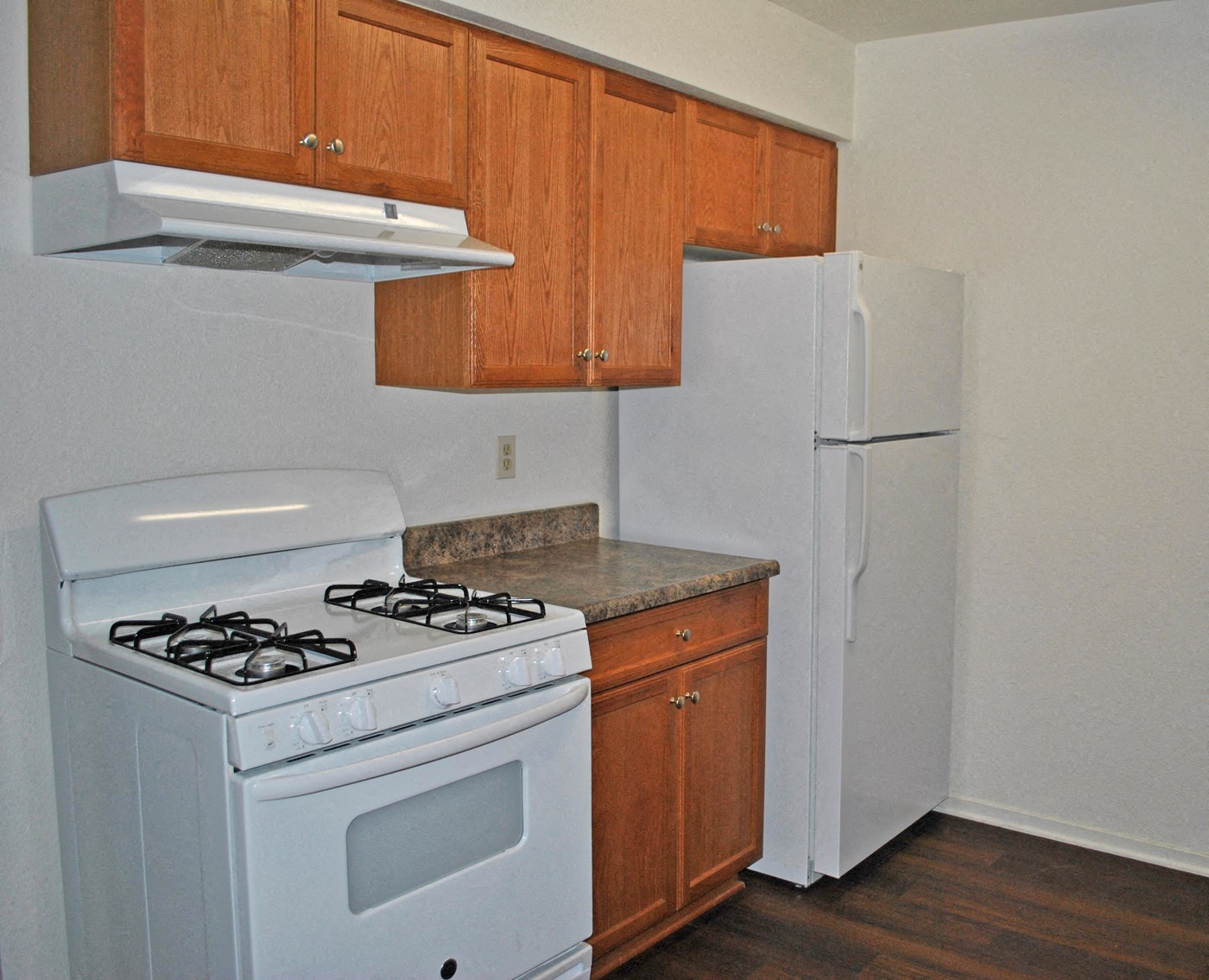 Plaza Mendoza Apt. Apartments, 1725 N. Marks, Fresno, CA RentCafe