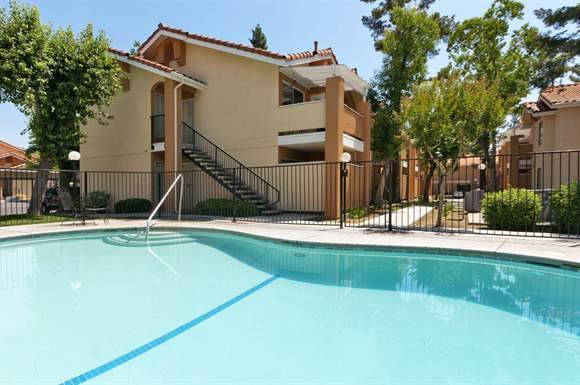 2-bedroom apartment at Ross Gardens Apt. Apartments in Fresno, CA