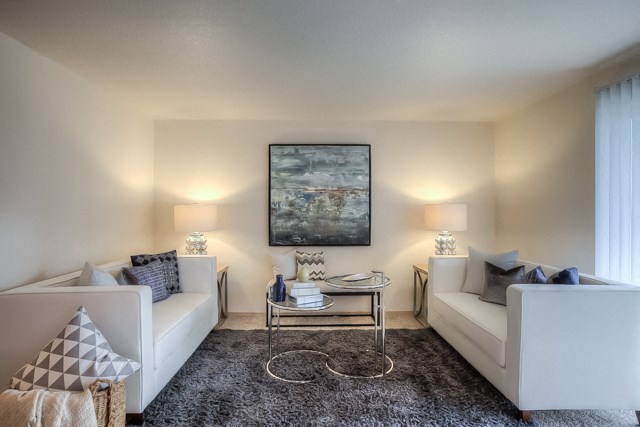 Living Area at Fieldstone Apartments, Fairview, OR, 97024