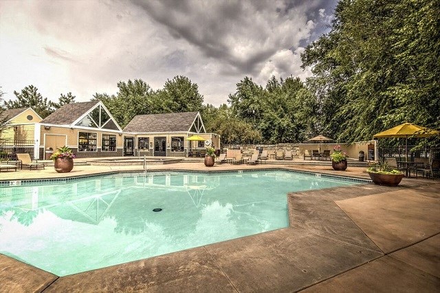 Pool at Silver Bay Apartments, Idaho, 83703