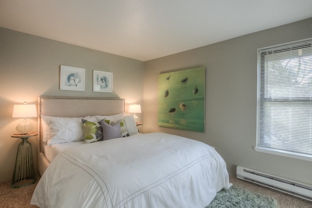 Gorgeous Bedroom at Waverly Gardens Apartments, Portland, OR