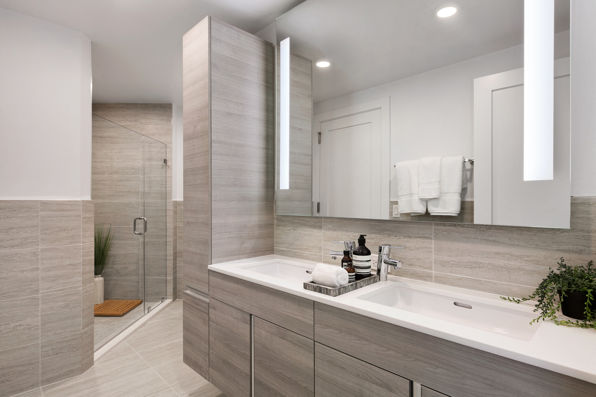 1BR B Bathroom