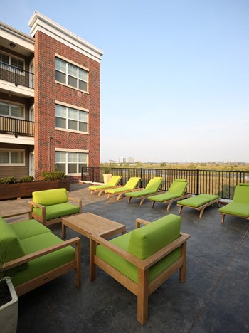 240 Chubb Avenue 1-3 Beds Apartment for Rent - Photo Gallery 4