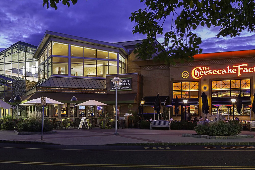 Neighborhood Restaurants at Townes at Pine Orchard, Ellicott City, MD