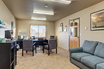 907 3rd Street NW Studio-3 Beds Apartment for Rent - Photo Gallery 3