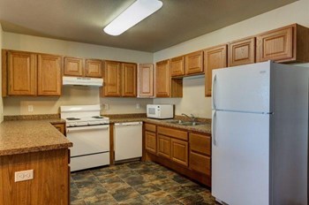 910 Welo Street NE 1-3 Beds Apartment for Rent - Photo Gallery 2
