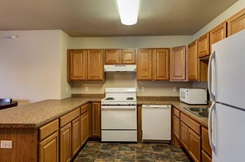 910 Welo Street NE 1-3 Beds Apartment for Rent - Photo Gallery 3