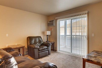 910 Welo Street NE 1-3 Beds Apartment for Rent - Photo Gallery 6