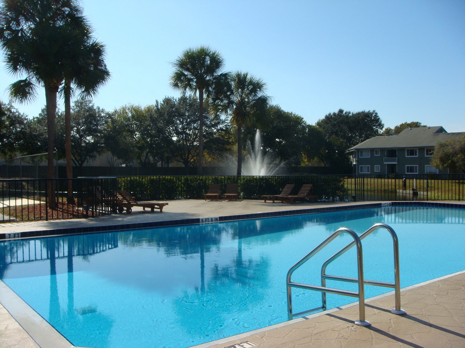 Mira Lagos Apartments in Bradenton, FL