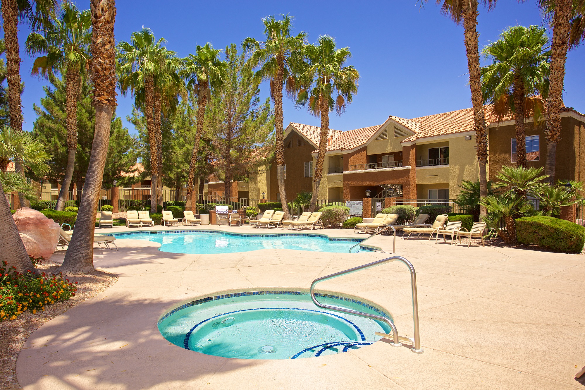 Exterior Pool Spa at Solevita Apartments,Hendersons