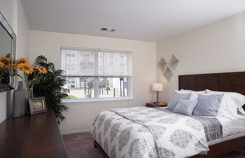 Comfortable Bedroom at Idlewild Creek  Apartments, Cornwall