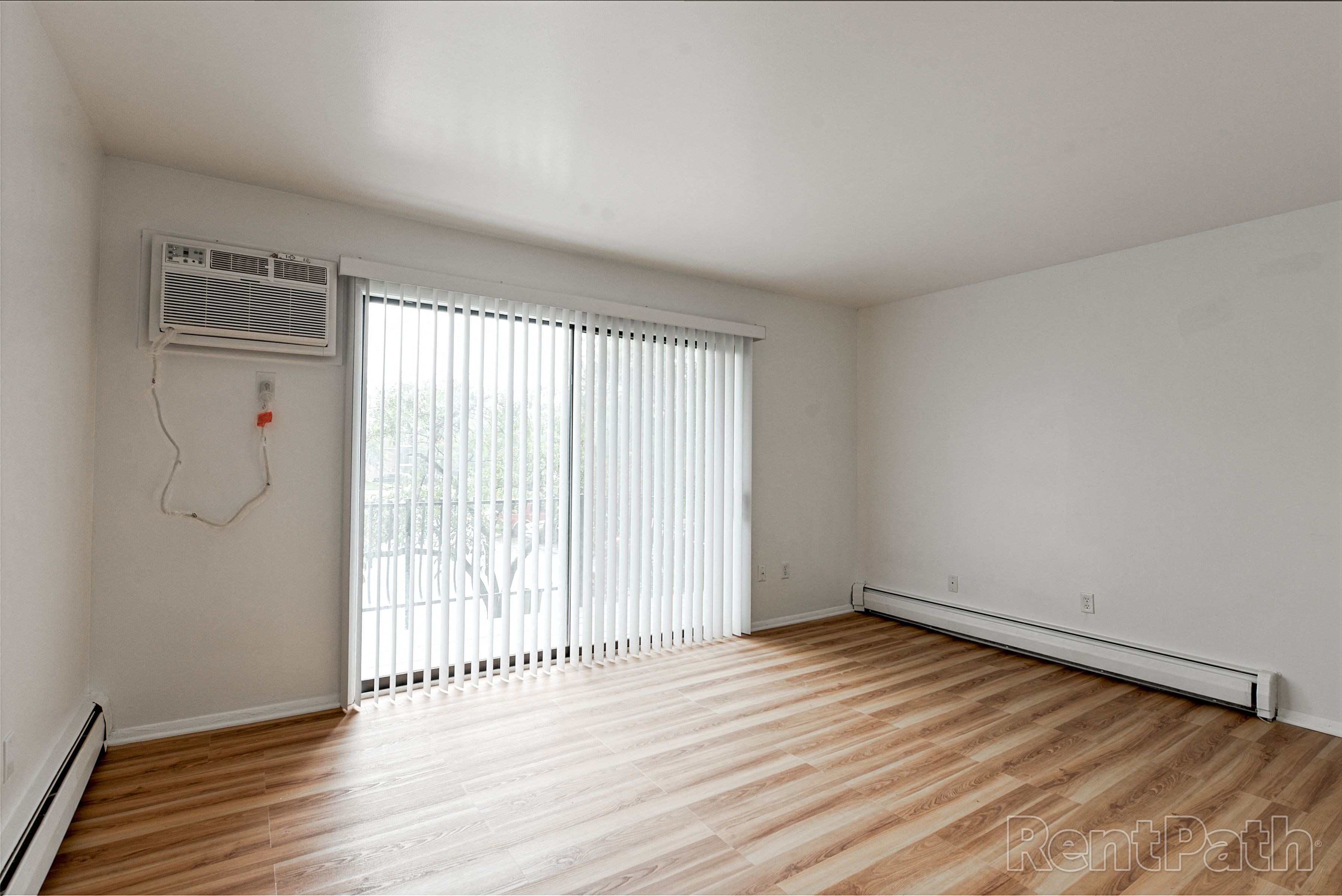 Tiberon Trails Apartments in Merrillville, IN