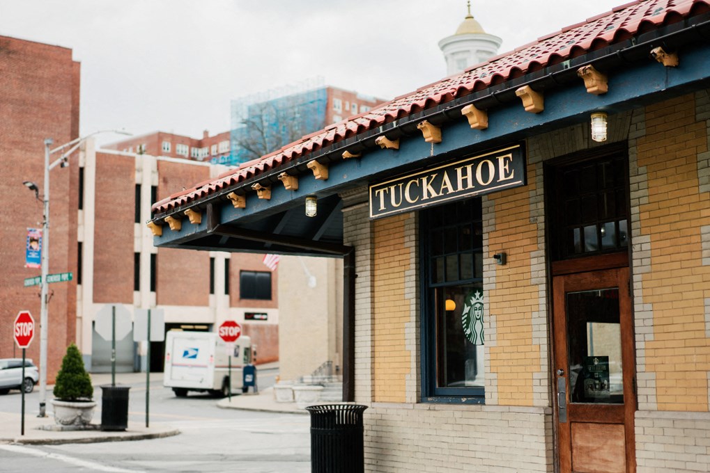 a tuckahoe restaurant on the corner of a street