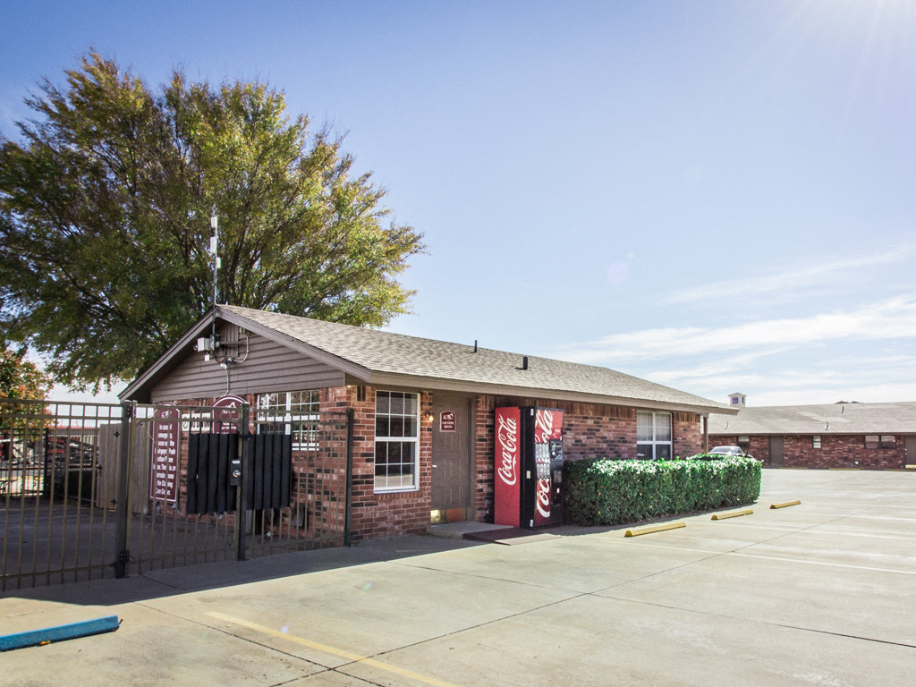 Summertime Villa Apartments, 2722 Frankford Ave, Lubbock, TX - RENTCafé