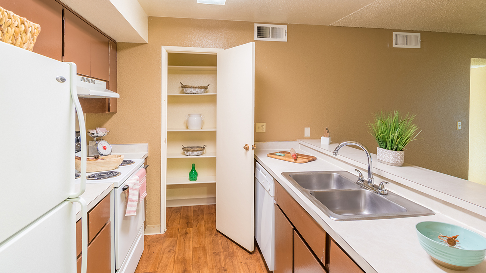 La Quinta Apartments, 6110 East 5th Street, Tucson, AZ  