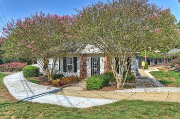 6889 Idols Road 1-2 Beds Apartment for Rent - Photo Gallery 3