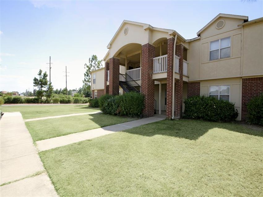 333 Links Drive, Club #101 1-2 Beds Apartment for Rent - Photo Gallery 1