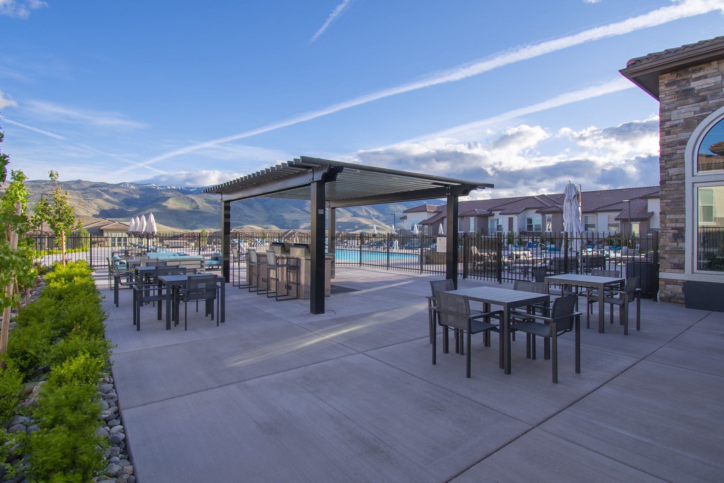Vida Luxury Living Apartments Reno, NV Pool Deck