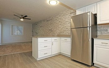 7709 E Glenrosa Ave 1-2 Beds Apartment for Rent - Photo Gallery 4