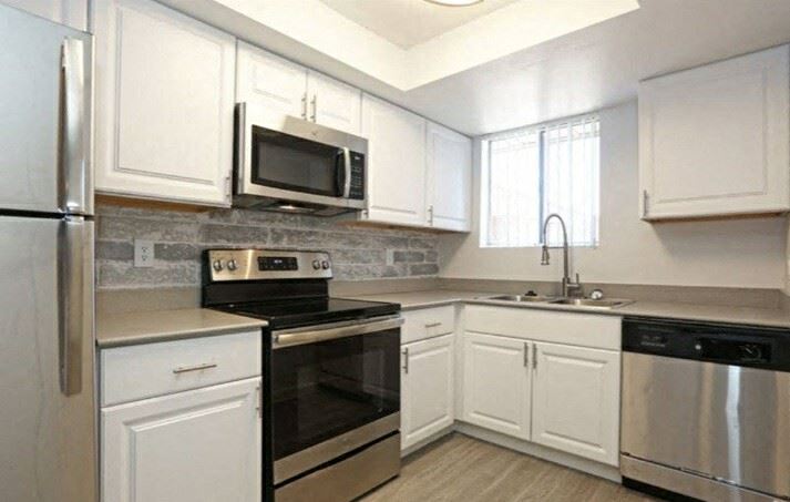 7709 E Glenrosa Ave 1-2 Beds Apartment for Rent - Photo Gallery 1