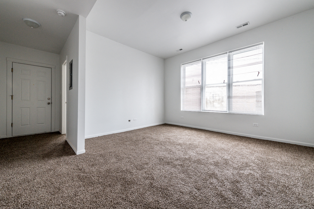 1630 S Sawyer Ave Apartments Chicago Living Room