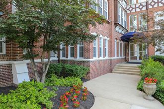 Ingram Manor Apartments