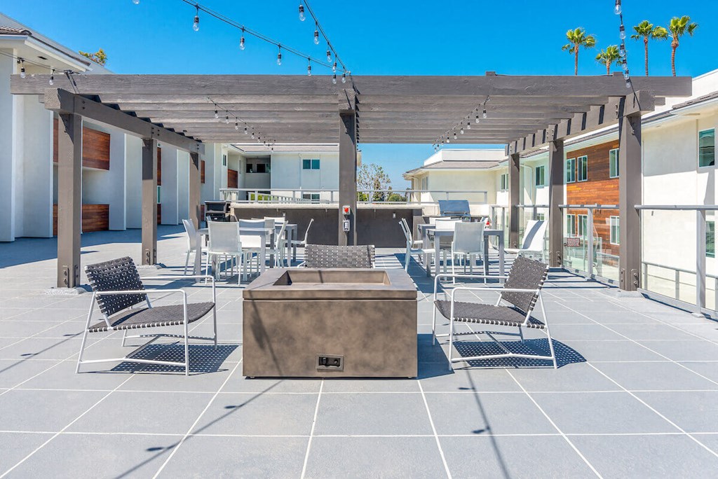 Grill Stations at Bixby Hill Apartments, Long Beach, California