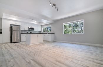 Spacious Living Room at Bixby Hill Apartments, California, 90815