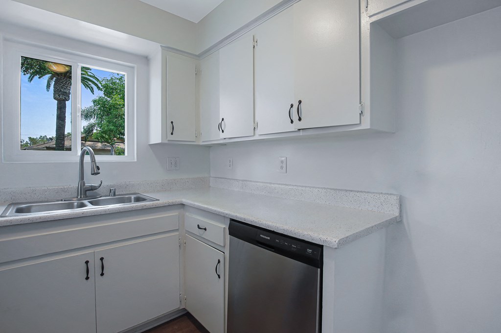 Kitchen Sink at Kenyon Pointe, Tustin, California