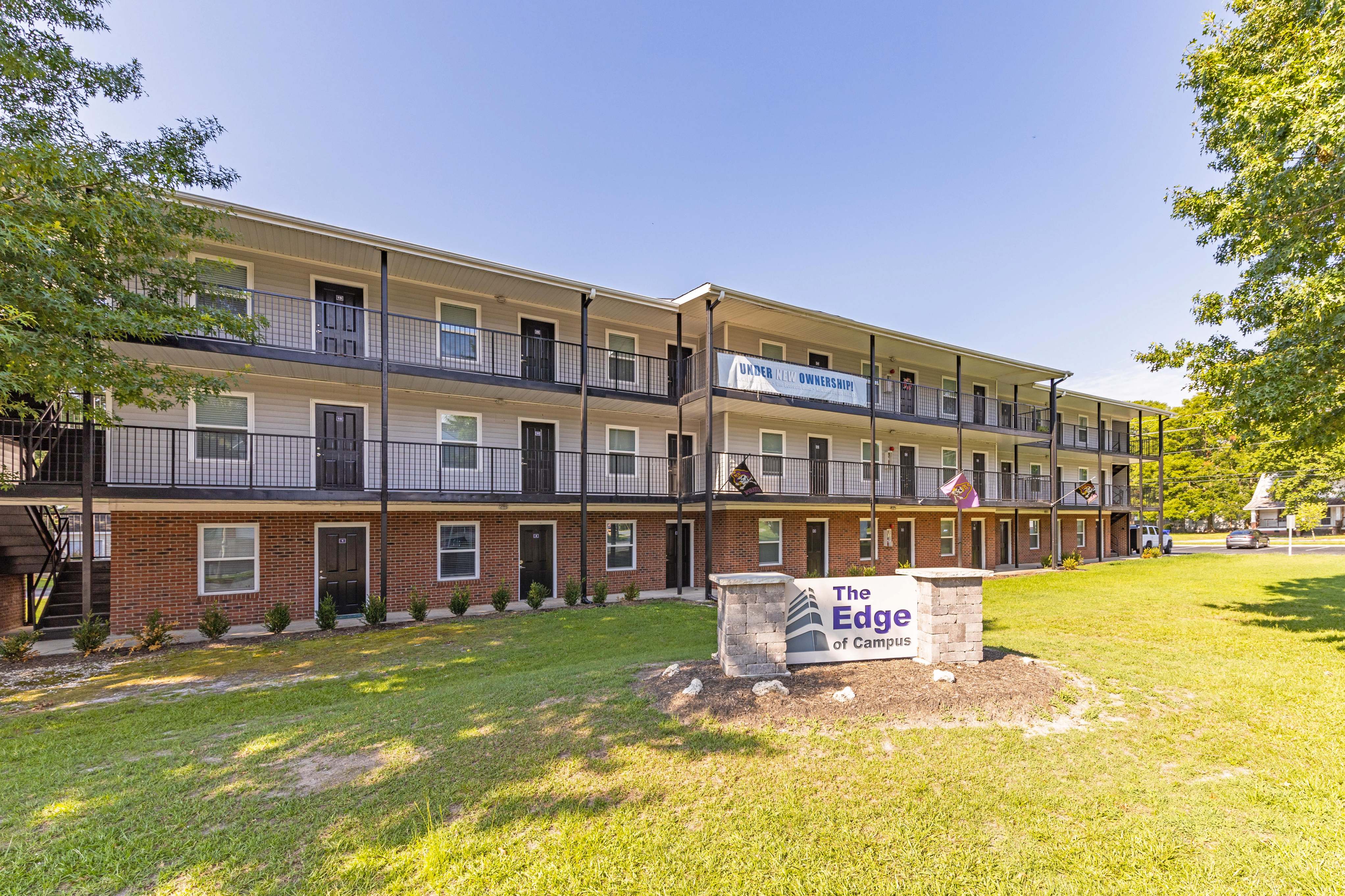 The Edge Of Campus Apartments In Greenville Nc
