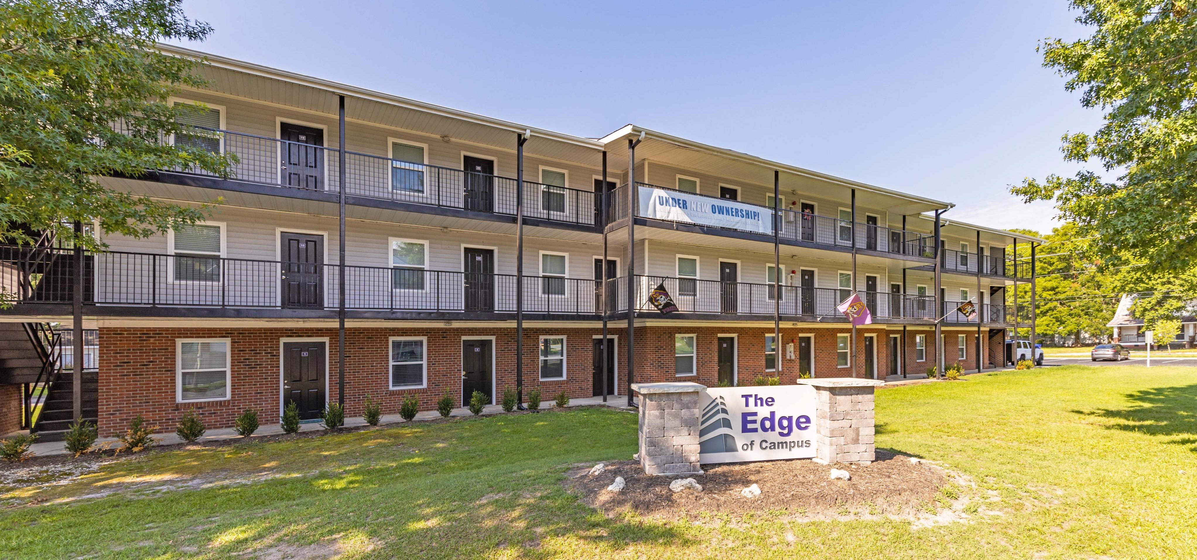 The Edge Of Campus Apartments In Greenville Nc