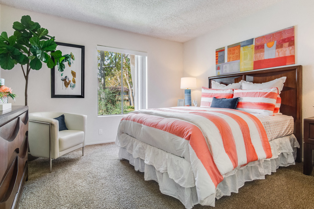 Alicia Village Apartments in Laguna Hills, CA