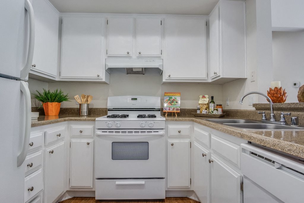 Wimbledon Glen Apartments in Costa Mesa, CA