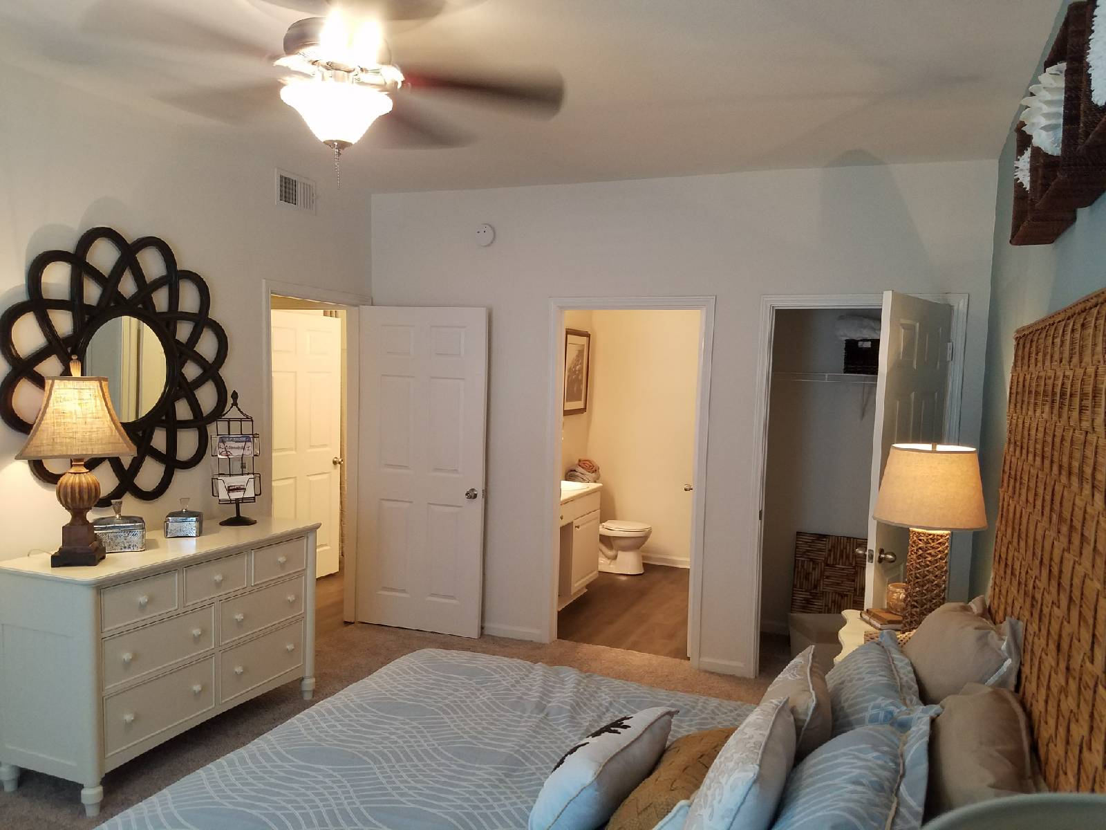 Photos Gallery Marcus Pointe Apartments