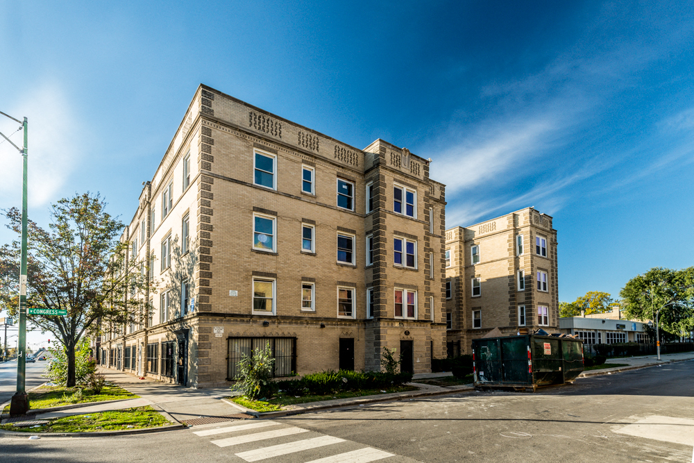 500 S Laramie Ave Apartments Chicago Exterior