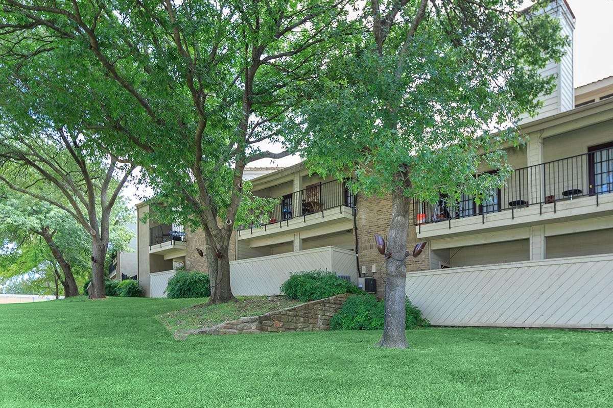 Apartments in Downtown Dallas, TX Oakwood Creek