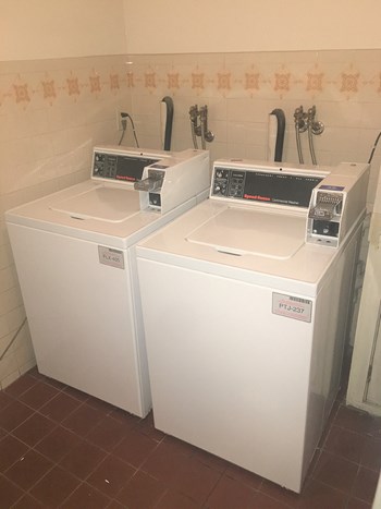 834 Hudson Street 1 Bed Apartment for Rent - Photo Gallery 3