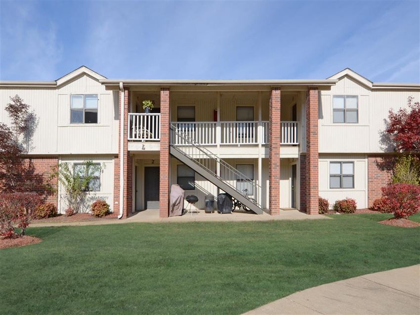 3700 Kristi Lake M-1 1-2 Beds Apartment for Rent - Photo Gallery 1